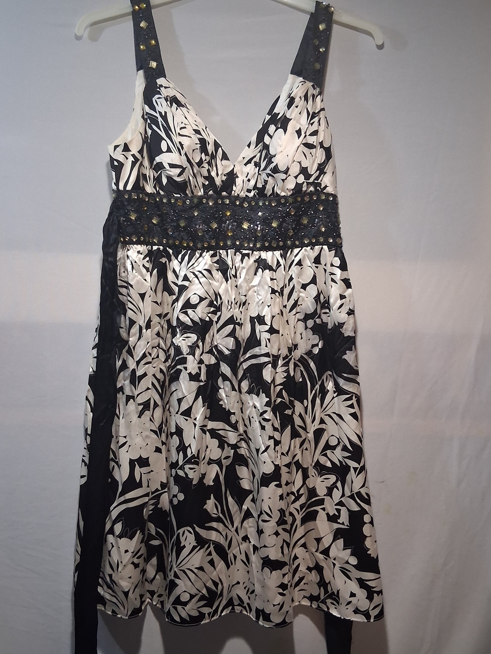 White OC by OC Logo Dress Lined Interior